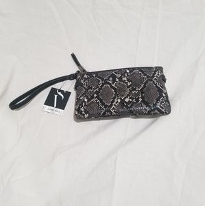 Simply Vera/ Vera Wang Joyce Wristlet